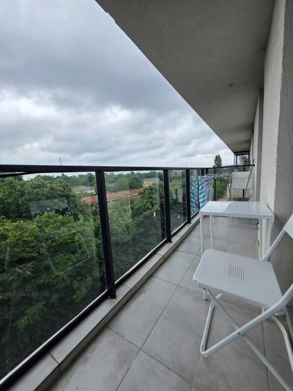 Apartament cu 2 camere semidecomandat, mobilat în Tomis Nord