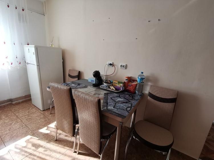 Apartament cu 2 camere decomandat în Cetate