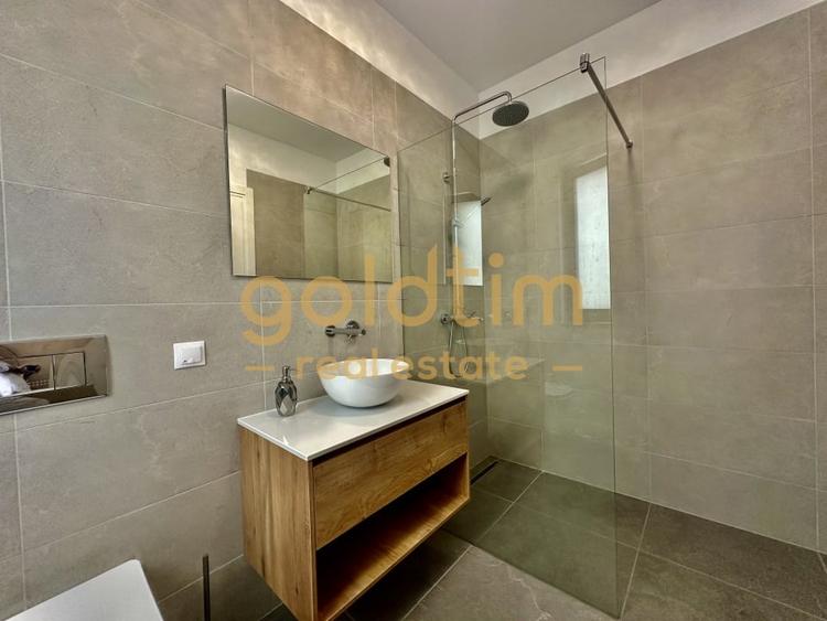 Casă cu 5 camere cu Canalizare în Pipera