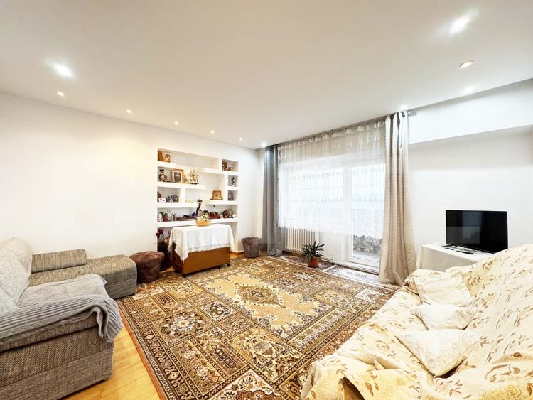 Penthouse cu 4 camere decomandat, mobilat în Cug