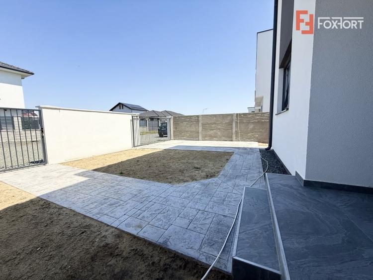 Duplex cu 4 camere cu Canalizare în Săcălaz
