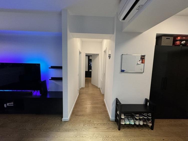 Apartament cu 3 camere semidecomandat în Herăstrău
