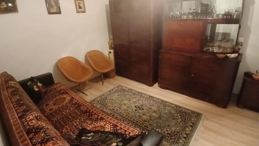 Apartament cu 4 camere semidecomandat în Vest
