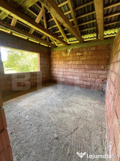 Casă cu 4 camere cu Teren 1900 Mp în Central