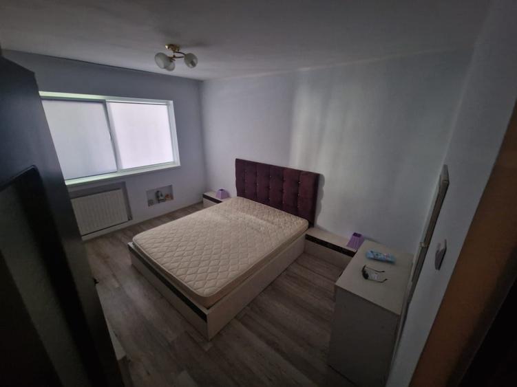 Apartament cu 3 camere decomandat în Micro 38