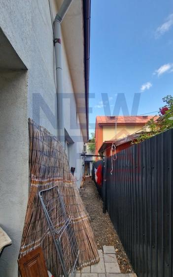Casă individuală cu 5 camere cu Canalizare în Andronache