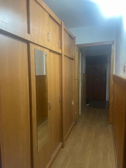 Apartament cu 3 camere decomandat în Girocului