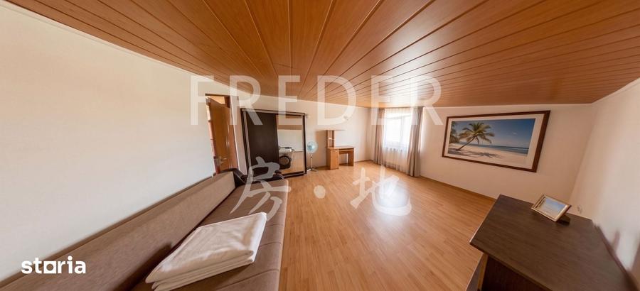 Casă cu 5 camere cu Teren 307.75 Mp în Central