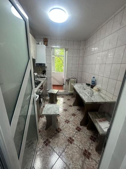 Apartament 2 camere decomandat Canta etajul 2 - 3
