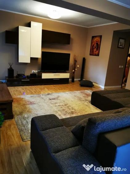 Casă cu 4 camere cu Teren 250 Mp în Domnești