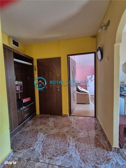 Apartament cu 2 camere decomandat în Paltiniș