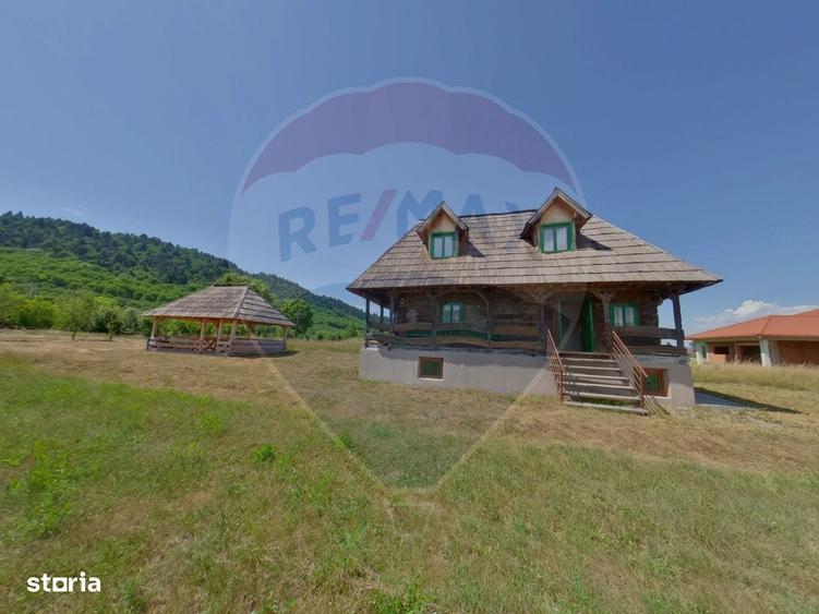 Casă cu 3 camere în Sarasău
