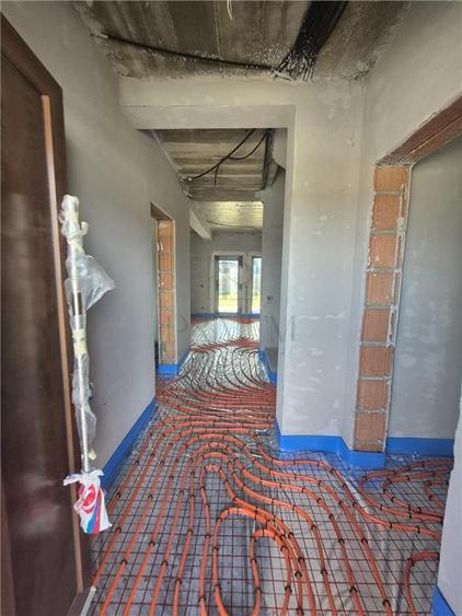 Duplex cu 4 camere cu Canalizare în Moșnița Nouă
