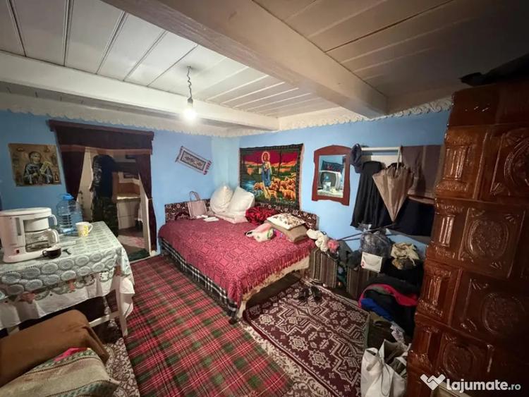 Casă cu 2 camere cu Teren 2100 Mp în Bălcăuți