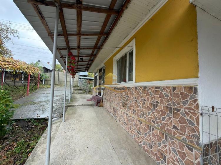 Casă individuală cu 5 camere cu Teren 1020 Mp în Blăgești