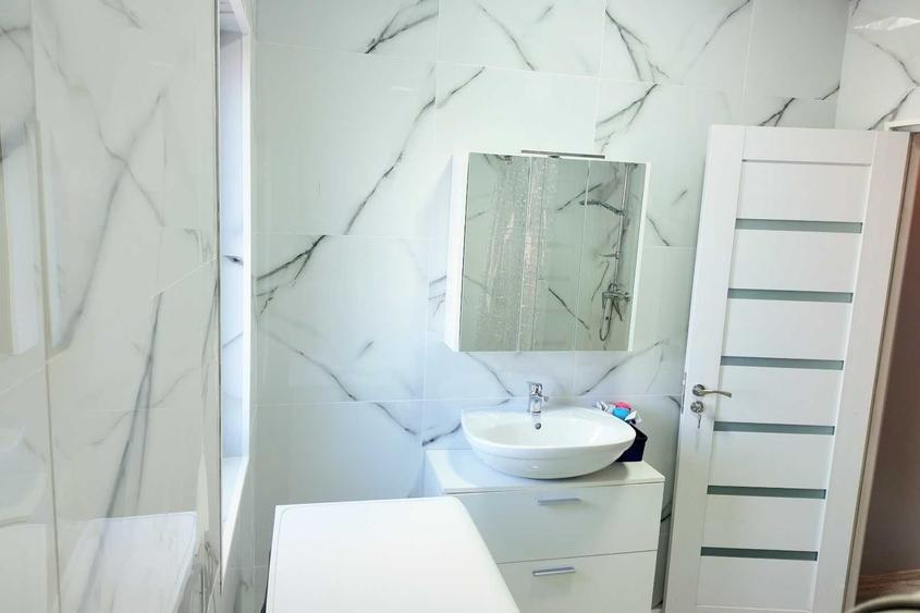 Apartament cu 3 camere decomandat în Vladimirescu