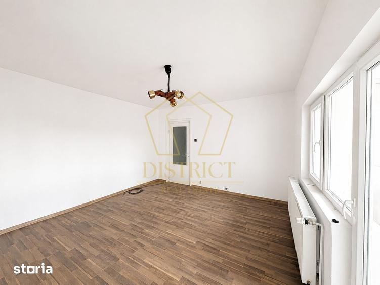 Apartament cu 3 camere în Torontalului