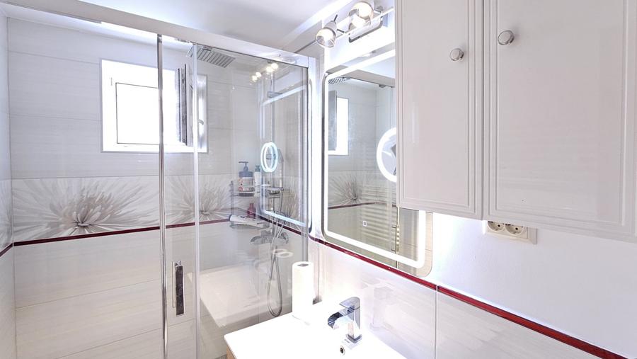 Apartament cu 2 camere decomandat, mobilat în Predeal