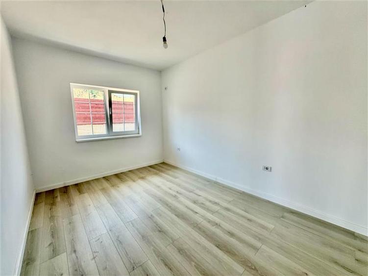 Casă individuală cu 4 camere cu Teren 450 Mp în Valea Adâncă