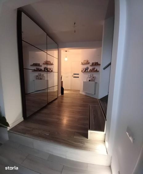 Casă cu 4 camere decomandat în Nord