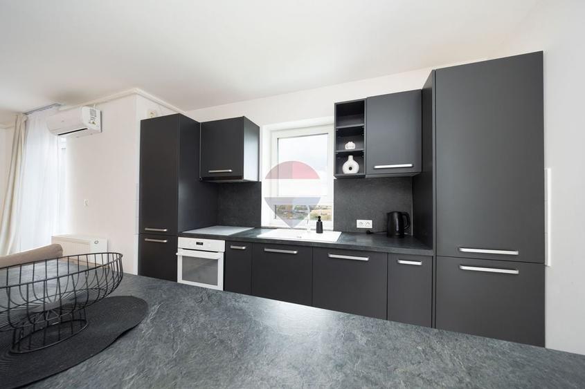 Apartament cu 2 camere semidecomandat, mobilat în Bartolomeu