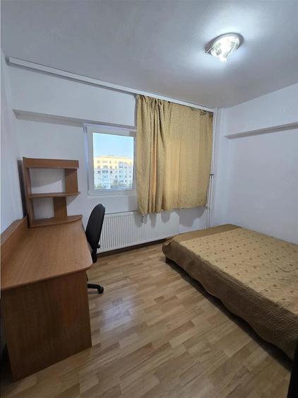 Apartament cu 4 camere decomandat în Berceni