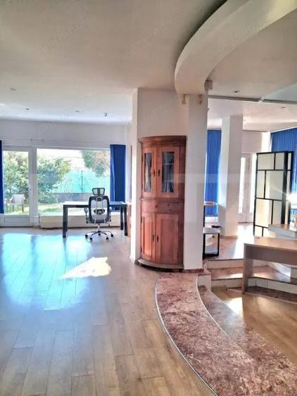 Casă cu 14 camere cu Piscina în Soarelui