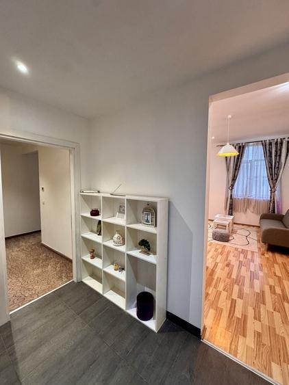 Apartament cu 3 camere decomandat în Vitan
