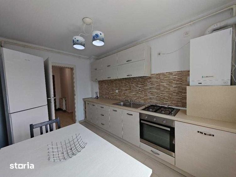 Apartament cu 2 camere decomandat în Florilor