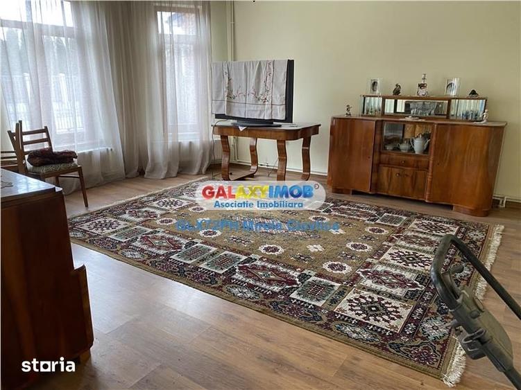 Casă cu 5 camere cu Teren 800 Mp în Republicii