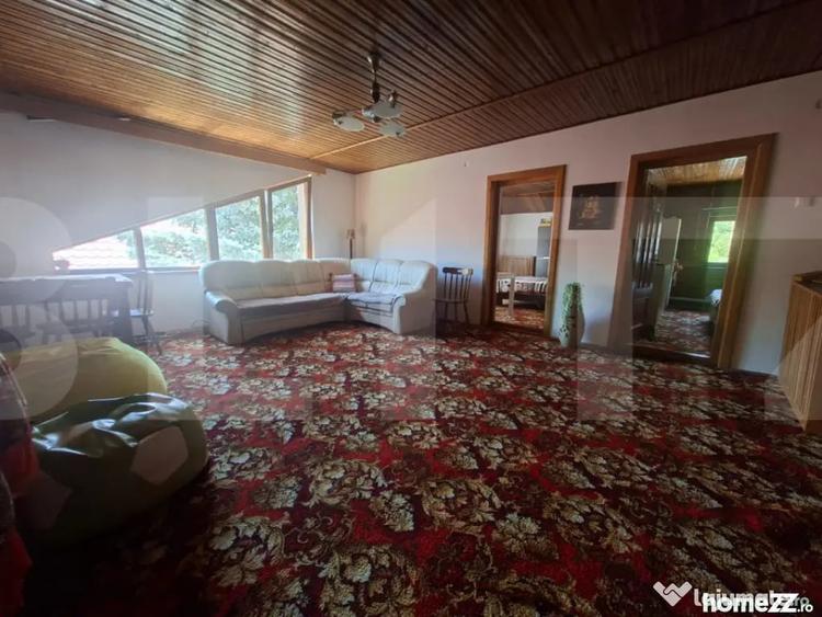 Casă cu 8 camere cu Teren 4500 Mp în Vâlcele