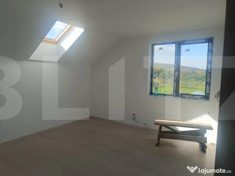 Casă cu 5 camere cu Teren 1050 Mp în Cătămărești