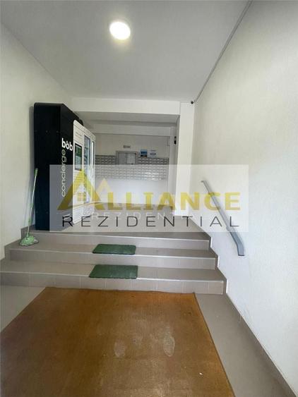 Apartament cu 3 camere decomandat în Metalurgiei