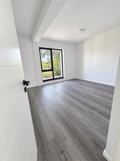 Casă individuală cu 5 camere cu Garaj în Tunari