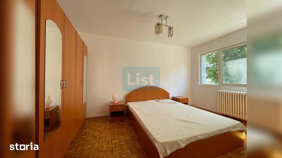 Apartament cu 3 camere semidecomandat în Micro III