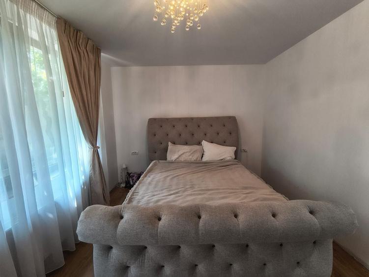 Casă individuală cu 5 camere cu Canalizare în Coiciu