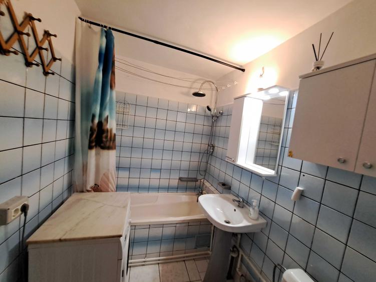 Apartament cu 2 camere decomandat în Cetate