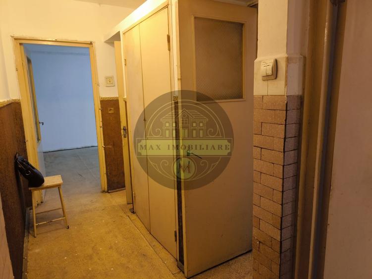 Apartament cu 3 camere nedecomandat în Malu Roșu