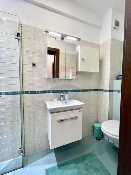 Apartament cu 3 camere de închiriat - 10