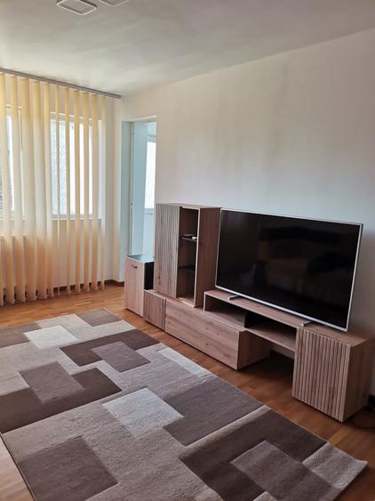 Apartament cu 2 camere semidecomandat în Dristor