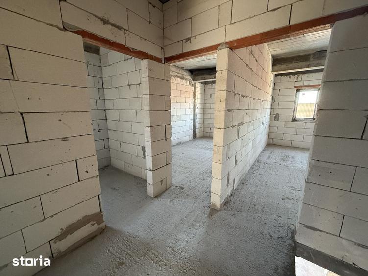 Casă cu 4 camere cu Teren 200 Mp în Central