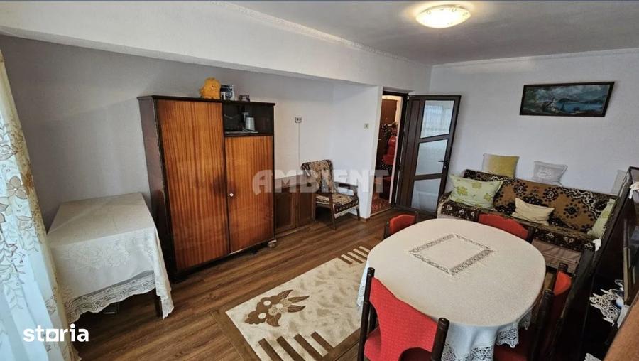 Apartament cu 3 camere decomandat în Central