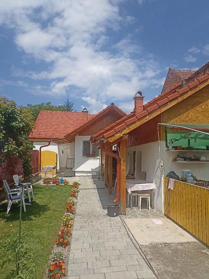 Casă cu 2 camere cu Teren 468 Mp în Central
