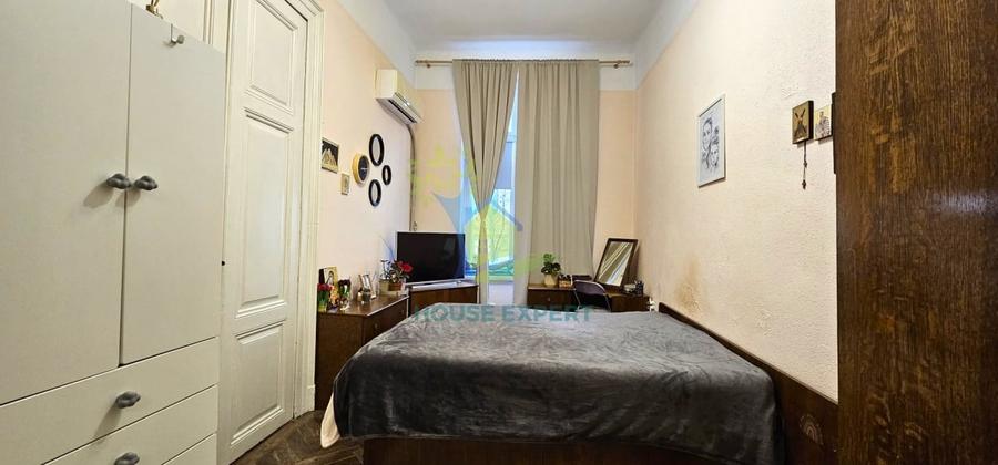 Apartament cu 3 camere semidecomandat, mobilat în Centrul Istoric