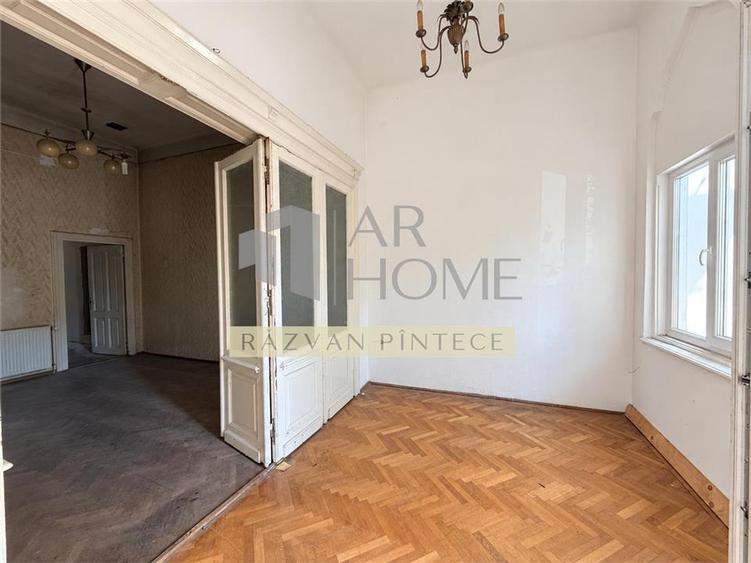 Casă individuală cu 5 camere cu Canalizare în Ultracentral