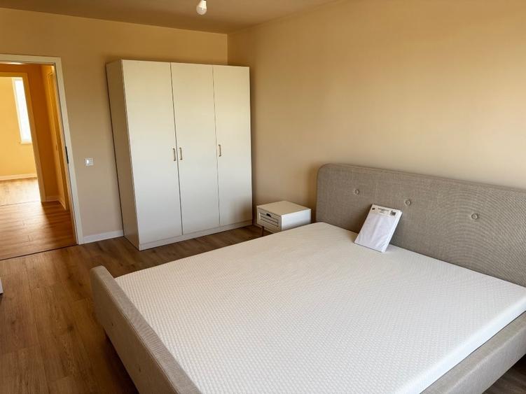 Apartament cu 4 camere decomandat, mobilat în Decebal