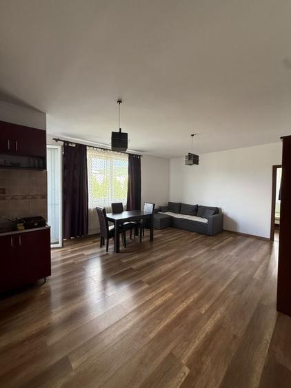 Apartament cu 3 camere în Florești