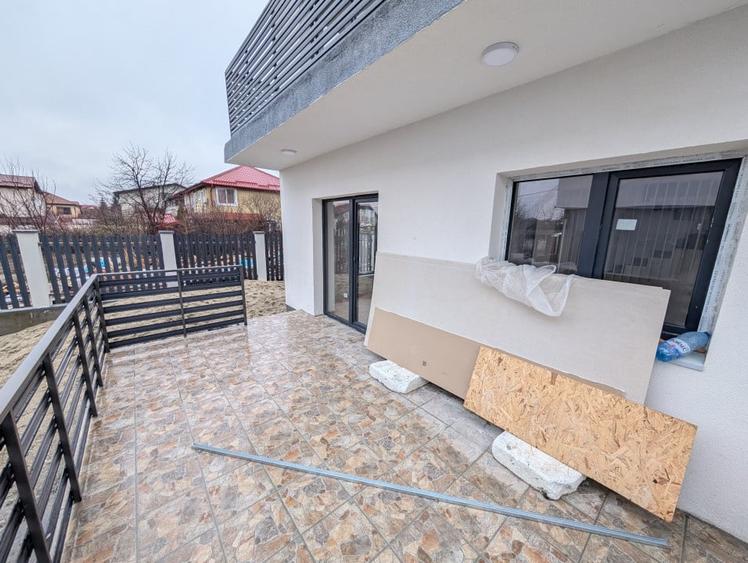 Duplex cu 5 camere cu Teren 225 Mp în Odăi