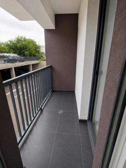 Apartament cu 4 camere semidecomandat în Florești