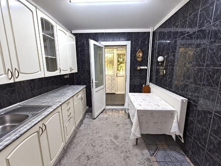 Apartament cu 2 camere decomandat, mobilat în Sebastian